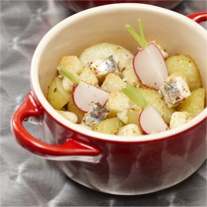 Crumble de Bonnottes, anchois et piment d'Espelette, beurre demi-sel