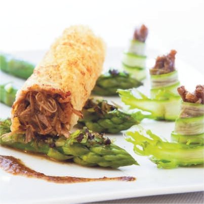 Cuisse de Canette en Daube au Croustillant de Parmesan et Asperges Vertes