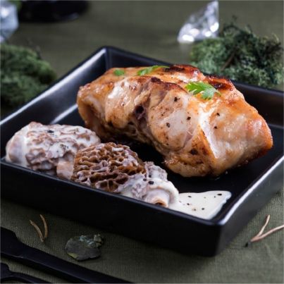 Demi rables de lapin au vin jaune et aux morilles