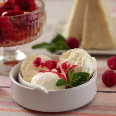 Dessert rouge et Glace au Pouligny Saint-Pierre