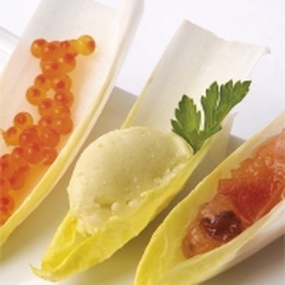 Endives en barquettes, Chutney de Pommes et Beurre de Roquefort