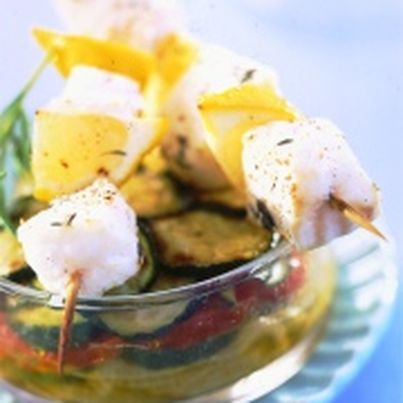 Brochettes de poisson mariné et Tian aux légumes du soleil