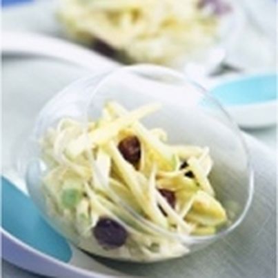 Rémoulade de céleri aux pommes et aux raisins secs (saveur acide)