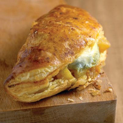 Chaussons feuilletés au Sainte-Maure de Touraine