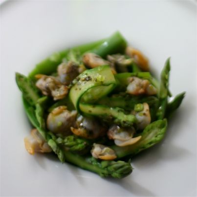 Tagliatelles d'asperges aux coques et au Muscat d'Alsace