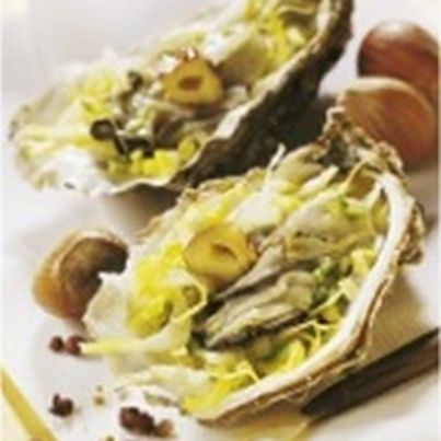 Huîtres aux endives, aux noisettes et au citron vert