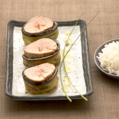 Filet mignon de porc, coeur de papaye, en robe d'aubergine et réduction d'agrumes