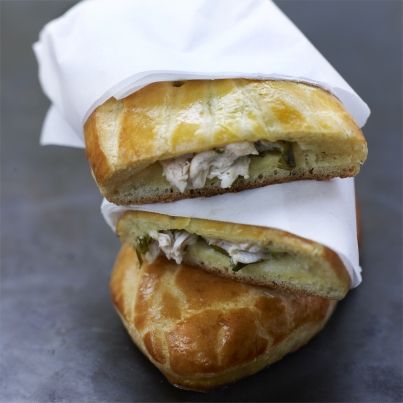 Filets de pintade fermière des Landes en brioche