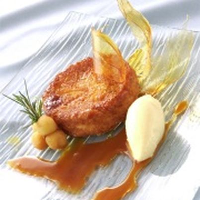 Kouign Amann, sauce caramel au beurre salé, glace au lait ribot ou au yaourt
