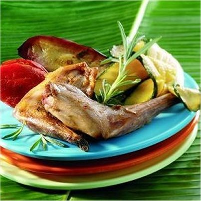 Lapin au barbecue grillé au naturel et copeaux de légumes d'été