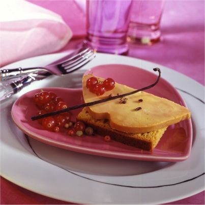 Foie Gras aux fruits rouges sur canapé de pain d'Epices