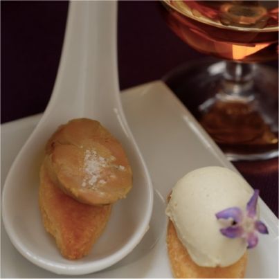 Foie gras de canard au poivre long et sa pulpe de raisin blanc confit à l'armagnac