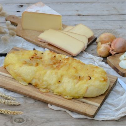 Fougasse à la Raclette de Savoie et aux oignons