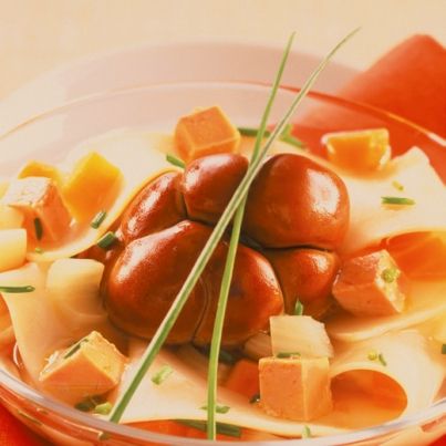 Rognons à la ficelle, lasagne de foie gras et consommé de fenouil