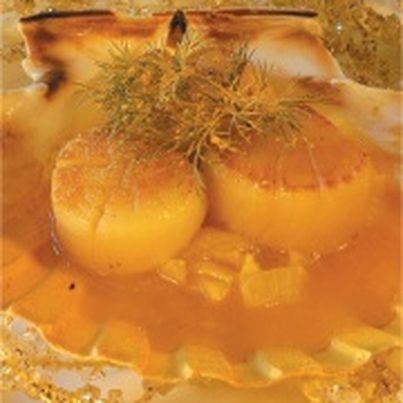 Coquille St Jacques dorée au poêlon, chutney d'endive à l'orange