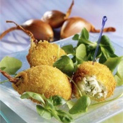 Tapas d'échalotes traditionnelles farcies au fromage