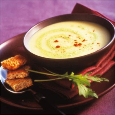 Velouté de pommes de terre à la sauce verte