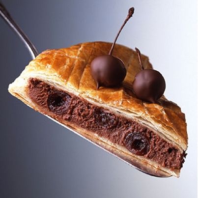 Galette des Rois fourrée au Chocolat et aux Griottines