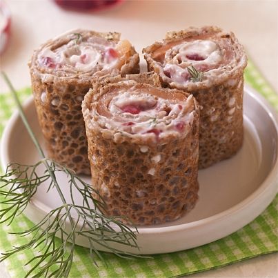 Galettes de sarrasin façon Maki au saumon, aneth, ricotta et Gelée de Groseilles Bonne Maman®