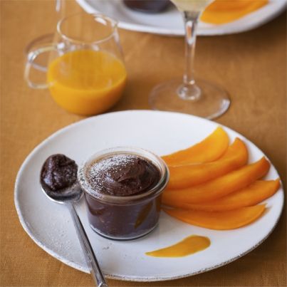 Ganache de chocolat amer et son coulis de mangue au cidre poiré