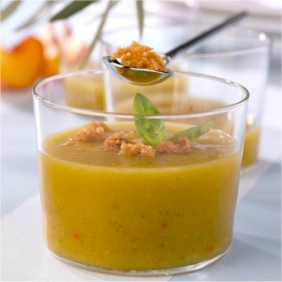 Gaspacho de nectarines de nos Régions au pain d'épices et au basilic