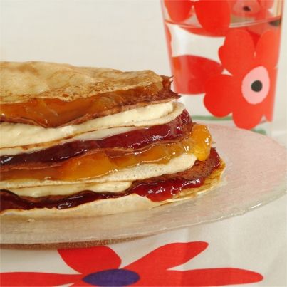 Gâteau de crêpes à la Confiture et mousse légère à la vanille
