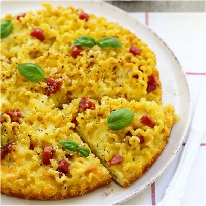 Gâteau de Fusilli Lunghi farci à la scamorza fumée et salami