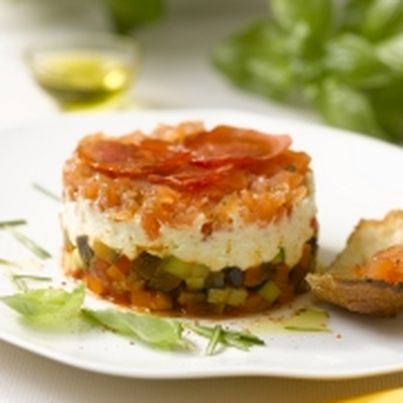Gravlaks façon tartare, bavarois de légumes du soleil