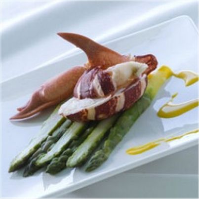 Demi-Homard aux asperges vertes