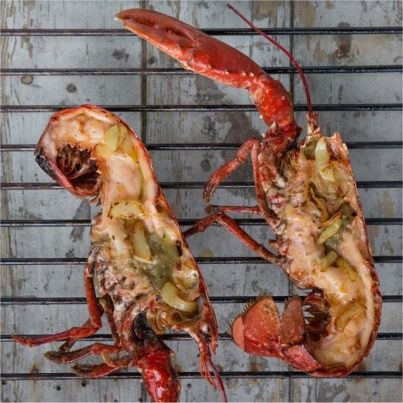 Homard grillé au beurre à l'ail