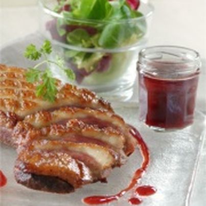 Magret de canard rôti à la Gelée de Cerises acidulées Bonne Maman