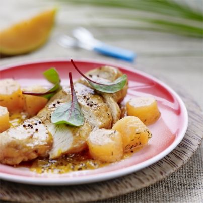 Melon de Guadeloupe rôti à la verveine, avec son chutney et suprême de volaille fermière des Landes