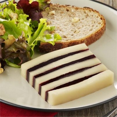 Mille-feuille de Pur Brebis Pyrénées à la Confiture de Cerises Noires