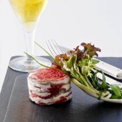 Millefeuille de boeuf cru « comme une charlotte »
