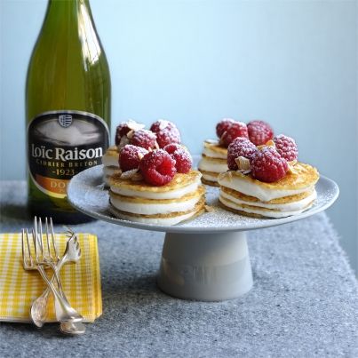 Millefeuille de Crêpes, Mousse de Fromage Blanc et Framboises