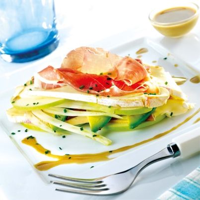 Millefeuille fraîcheur pommes vertes et Reblochon