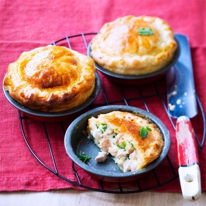 Mini-tourtes de rognons blancs d'agneau aux pousses d'épinard et chèvre frais