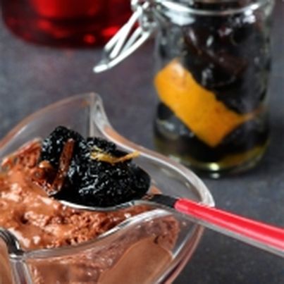 Mousse au chocolat et confit d'olives noires
