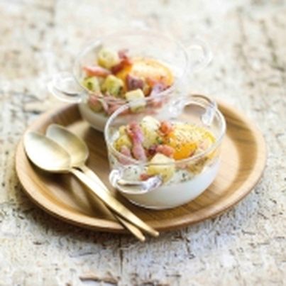 Œufs cocotte pommes de terre persillées et lardons