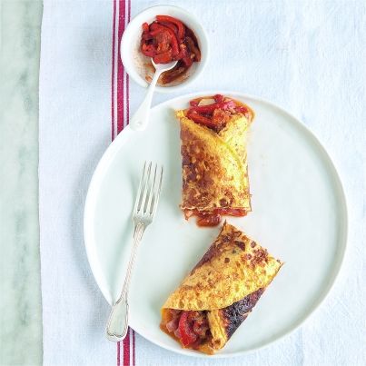 Omelette roulée à la piperade