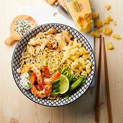 One Pot Pasta Noodle façon asiatique, Poulet, Crevettes et Sbrinz AOP