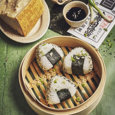 Onigiri au Parmigiano Reggiano, champignons et miso