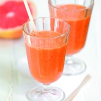 Jus de pamplemousse de Floride, carottes et gingembre frais