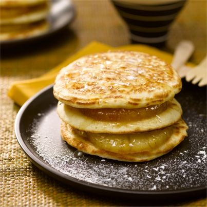 Pancakes façon Hamburger, ananas poêlés et sucre noix de coco