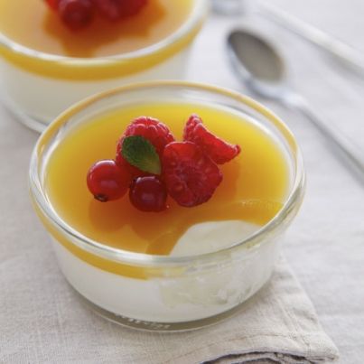 Panna-cotta au nectar de mangue et fruits frais