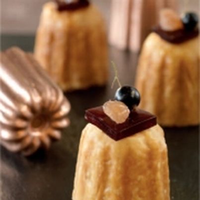 Pâtés en croûte au foie gras et marrons glacés, gelée de cassis