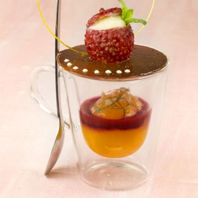 Pêche pochée, Coulis de Framboises, Sorbet Litchi