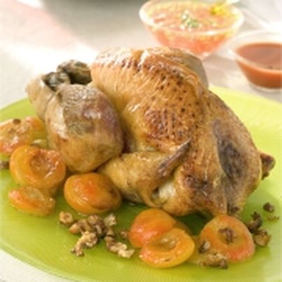 Pintade au four aux abricots et noisettes
