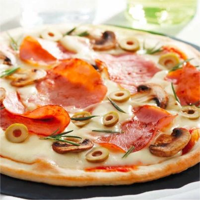 Pizza bacon, mozzarella & romarin