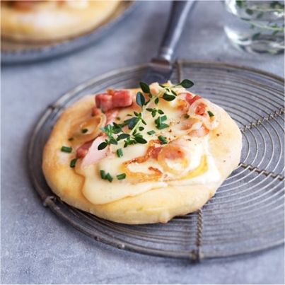 Mini pizza au Vacherin Mont d'Or AOC